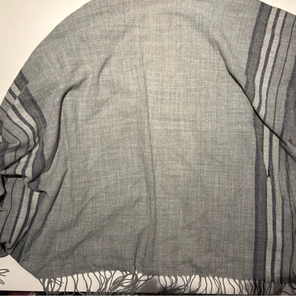 Roots Women's Grey and Black Striped Wrap - Picture 2 of 4